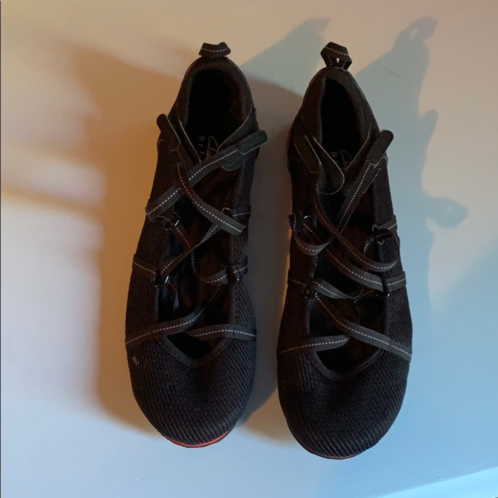 Worn Twice Strappy Clark Sneakers